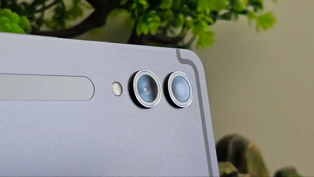 Galaxy Tab S10+ камера