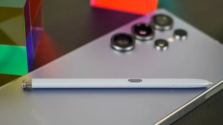 Galaxy S25 Ultra със S Pen